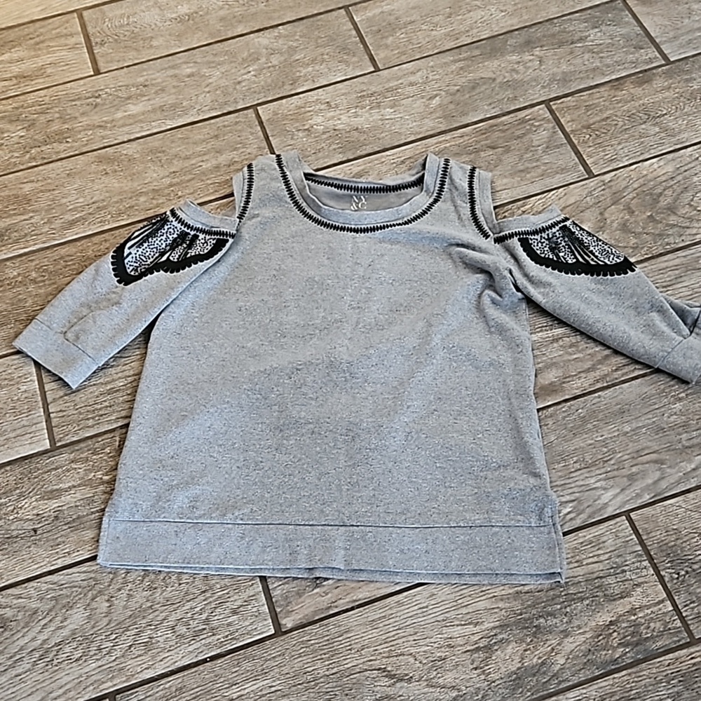 NY&C Cold Shoulder Sweatshirt Size Medium